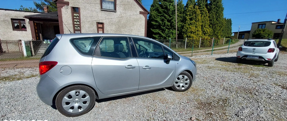 Opel Meriva cena 27700 przebieg: 132000, rok produkcji 2014 z Rydułtowy małe 211